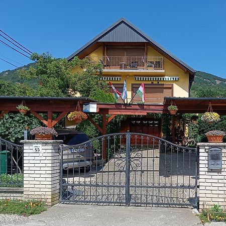 Anna Ilona Vendeghaz Hotel Badacsonytomaj Exterior photo