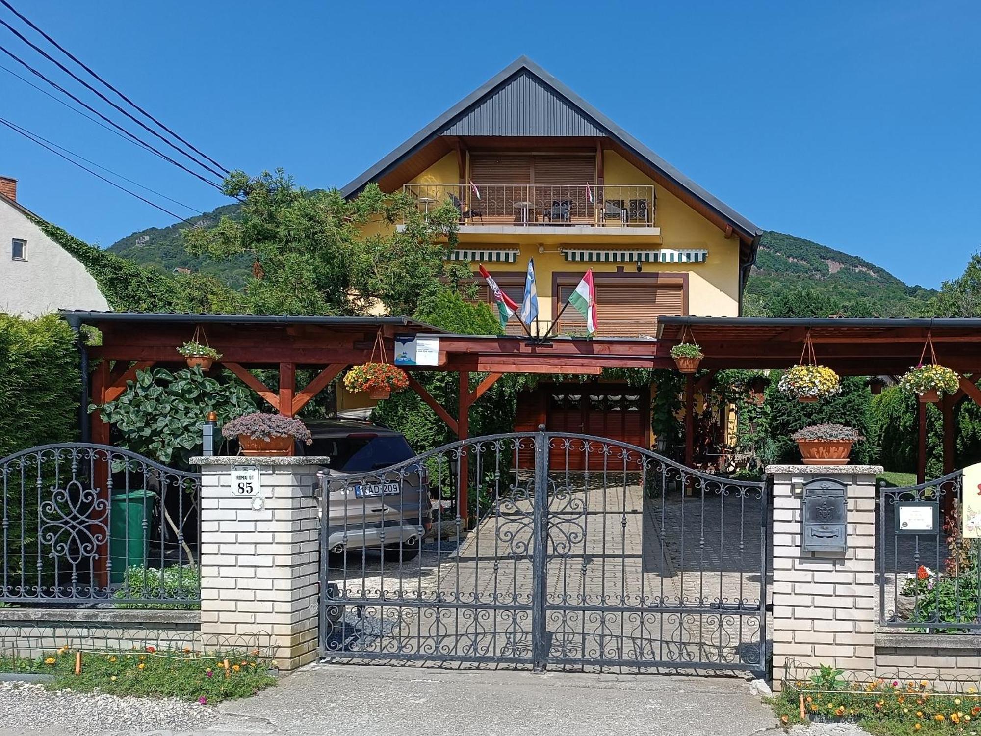 Anna Ilona Vendeghaz Hotel Badacsonytomaj Exterior photo